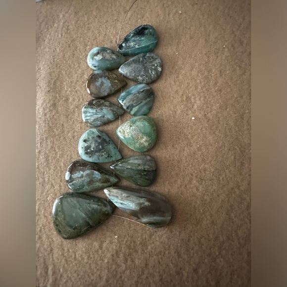 Peruvian opal beads, top drilled and side drilled available - Picture 3 of 3